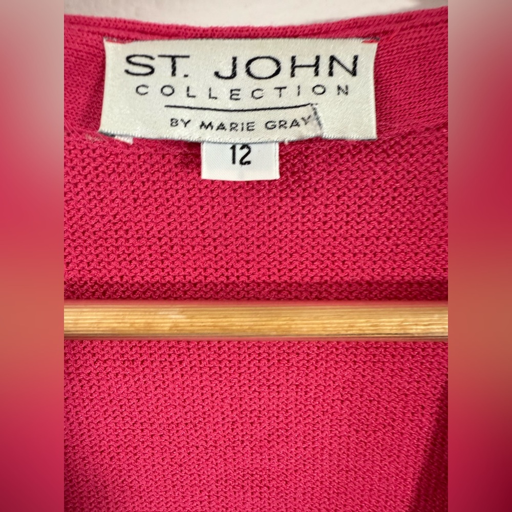 Vintage Rare St. John Pink Knit V-Neck Blazer Jacket Sz 12 Gold-Pink Buttons - Picture 8 of 9